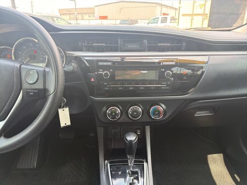 Used 2015 Toyota Corolla L FWD image 21
