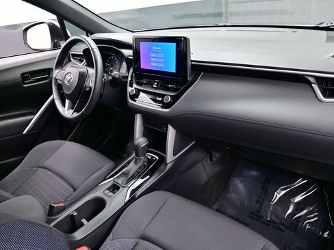 Used 2023 Toyota Corolla Cross AWD Hybrid image 14