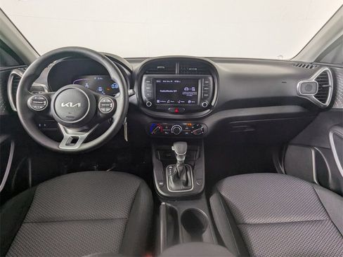 Used 2023 Kia Soul LX image 15