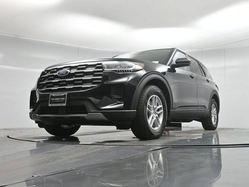New 2026 Ford Explorer Active RWD image 42