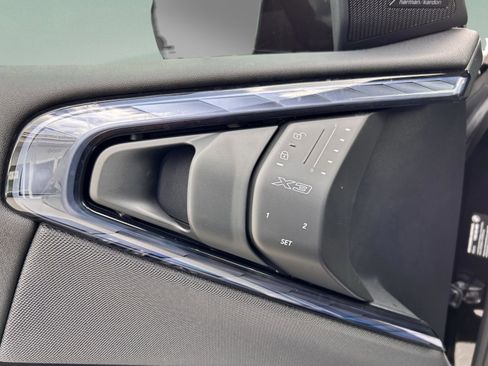 Used 2025 BMW X3 xDrive30i w/ Premium Package image 21