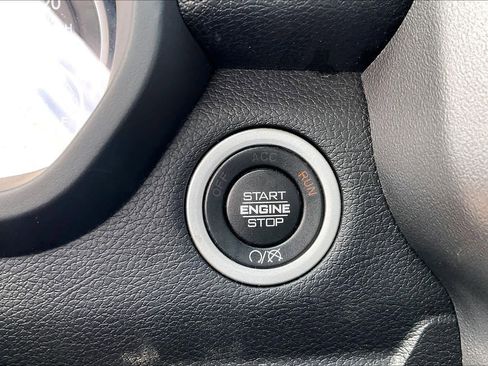 Used 2024 RAM 2500 Big Horn w/ Safety Group image 32