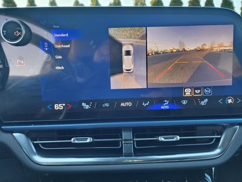 New 2026 Chevrolet Equinox EV LT image 32