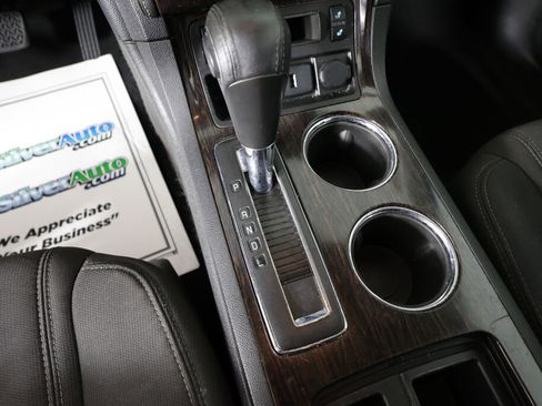 Used 2015 Chevrolet Traverse LT w/ Style and Technology Package image 39
