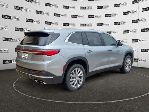 Used 2025 Buick Enclave Preferred w/ Power Package AWD/4WD image 6