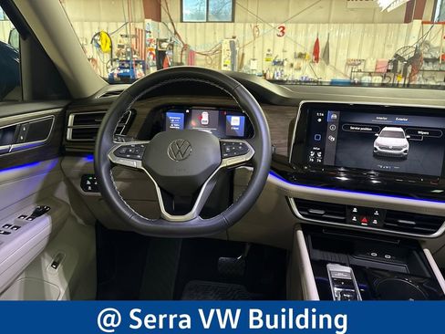 Certified 2025 Volkswagen Atlas SEL AWD/4WD image 19