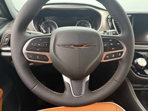 New 2026 Chrysler Pacifica Pinnacle image 26