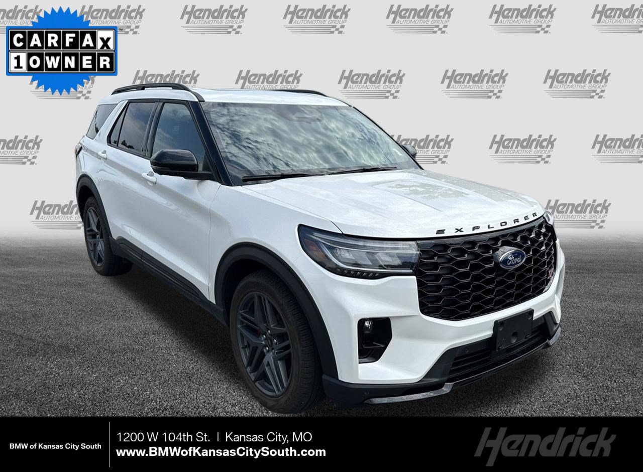 Used 2025 Ford Explorer ST AWD/4WD image 1