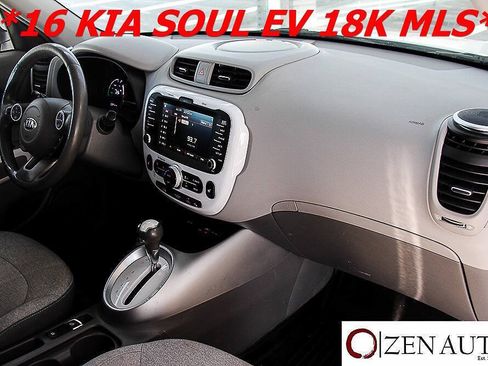 Used 2016 Kia Soul EV FWD image 22
