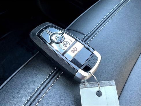 New 2025 Ford Bronco Badlands image 35