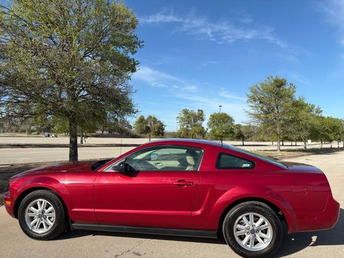 Used 2006 Ford Mustang Coupe image 4