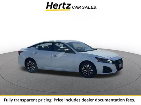 Used 2025 Nissan Altima 2.5 SV FWD image 1