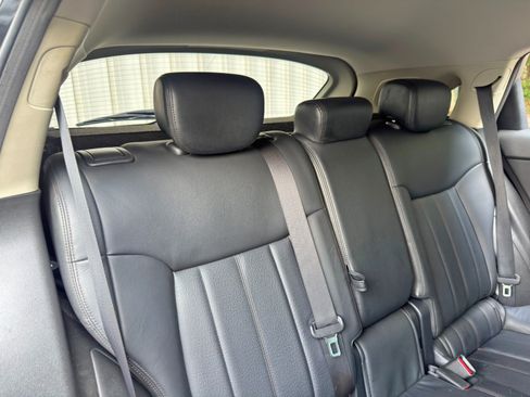 Used 2014 INFINITI QX70 2WD w/ Premium Package image 38