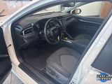 Used 2018 Toyota Camry XLE image 2