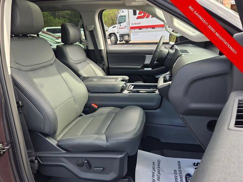 New 2026 Ford Expedition Active RWD image 15