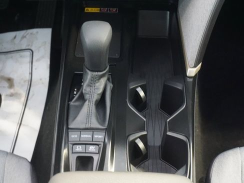 Used 2025 Toyota Camry LE image 31