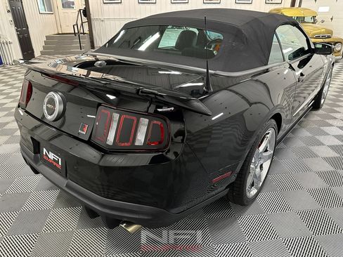 Used 2010 Ford Mustang GT image 14