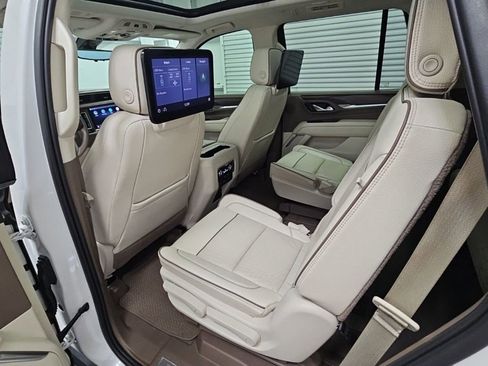 Used 2021 GMC Yukon Denali w/ Denali Premium Package AWD/4WD image 36