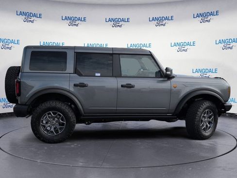 New 2025 Ford Bronco Badlands image 3