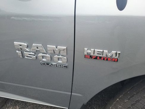 Used 2023 RAM 1500 Classic SLT AWD/4WD image 3