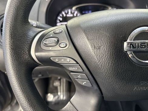 Used 2020 Nissan Pathfinder S AWD/4WD image 12