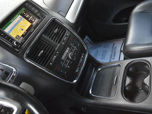 Used 2017 Dodge Grand Caravan GT image 23