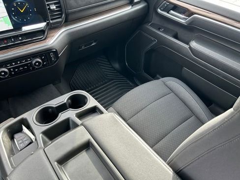 Used 2025 Chevrolet Silverado 3500 LT image 17