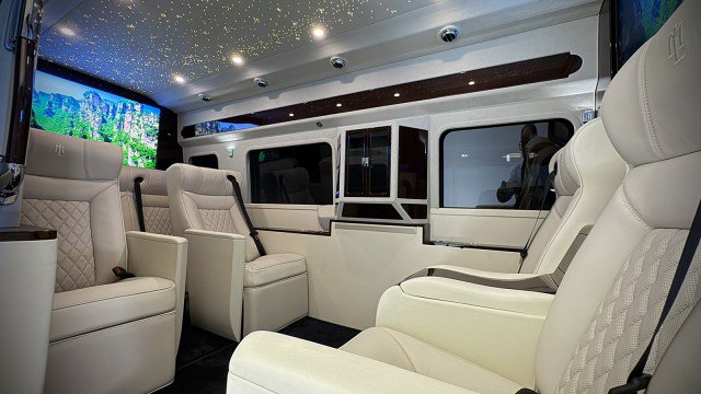 Used 2025 Mercedes-Benz Sprinter 2500 image 5