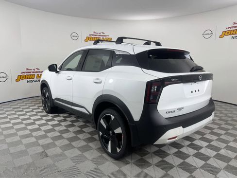 New 2026 Nissan Kicks SR image 3