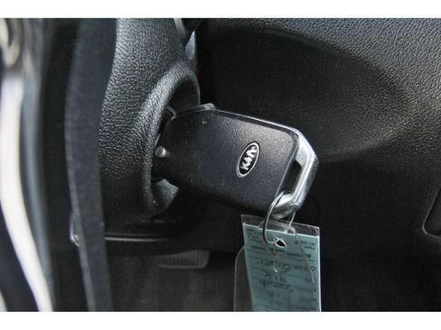 Used 2021 Kia Sorento LX image 22