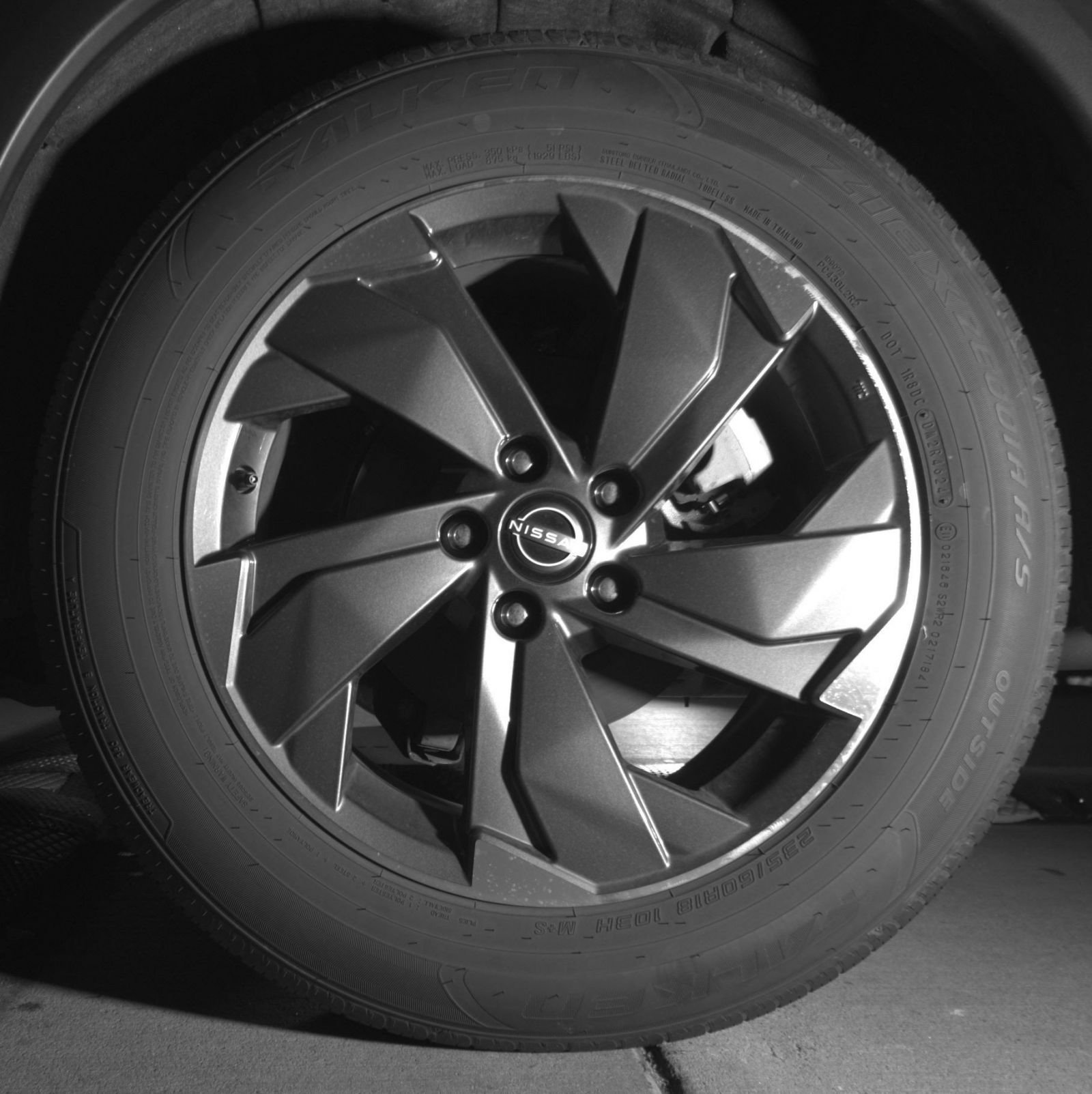 Used 2025 Nissan Rogue SV FWD image 16