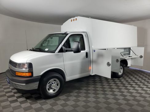 New 2026 Chevrolet Express 3500 w/ Power Convenience Package RWD image 8
