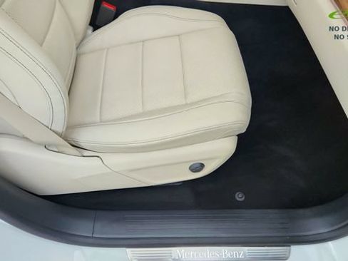 Used 2025 Mercedes-Benz GLS 450 4MATIC w/ AMG Line Exterior image 22
