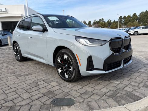 Certified 2025 BMW X3 xDrive30i w/ M Sport Package image 7