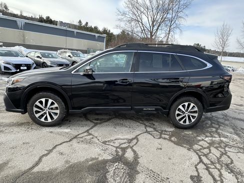 Used 2020 Subaru Outback Premium image 4