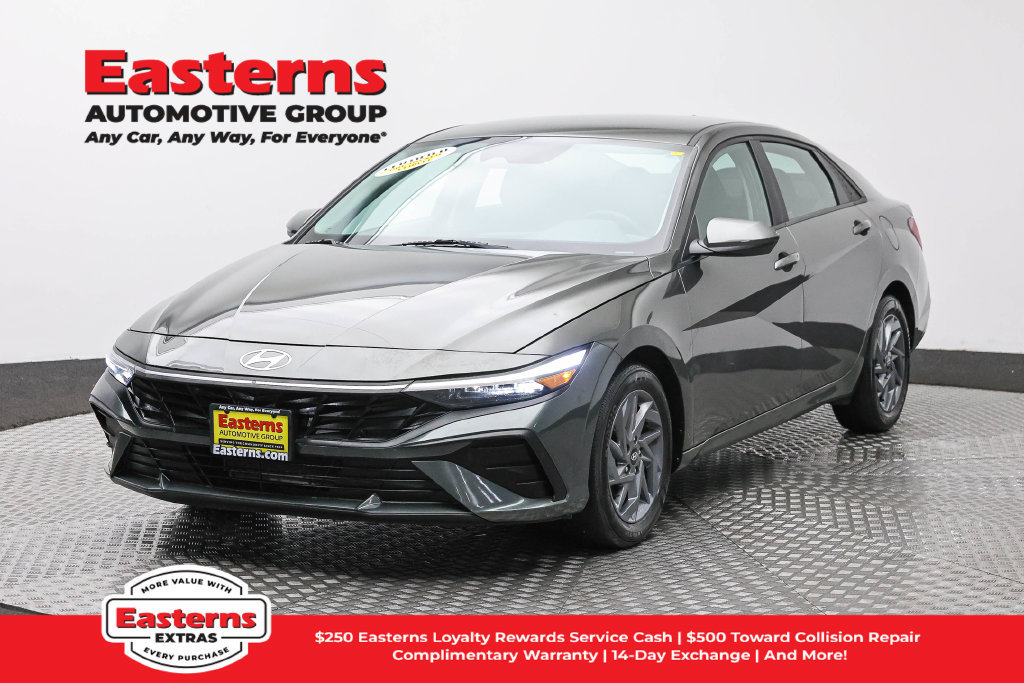 Used 2024 Hyundai Elantra SEL FWD image 1