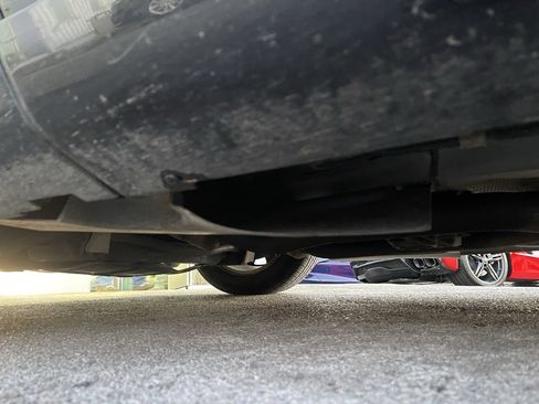 Used 2010 Chrysler 300 C w/ Luxury Group II image 26