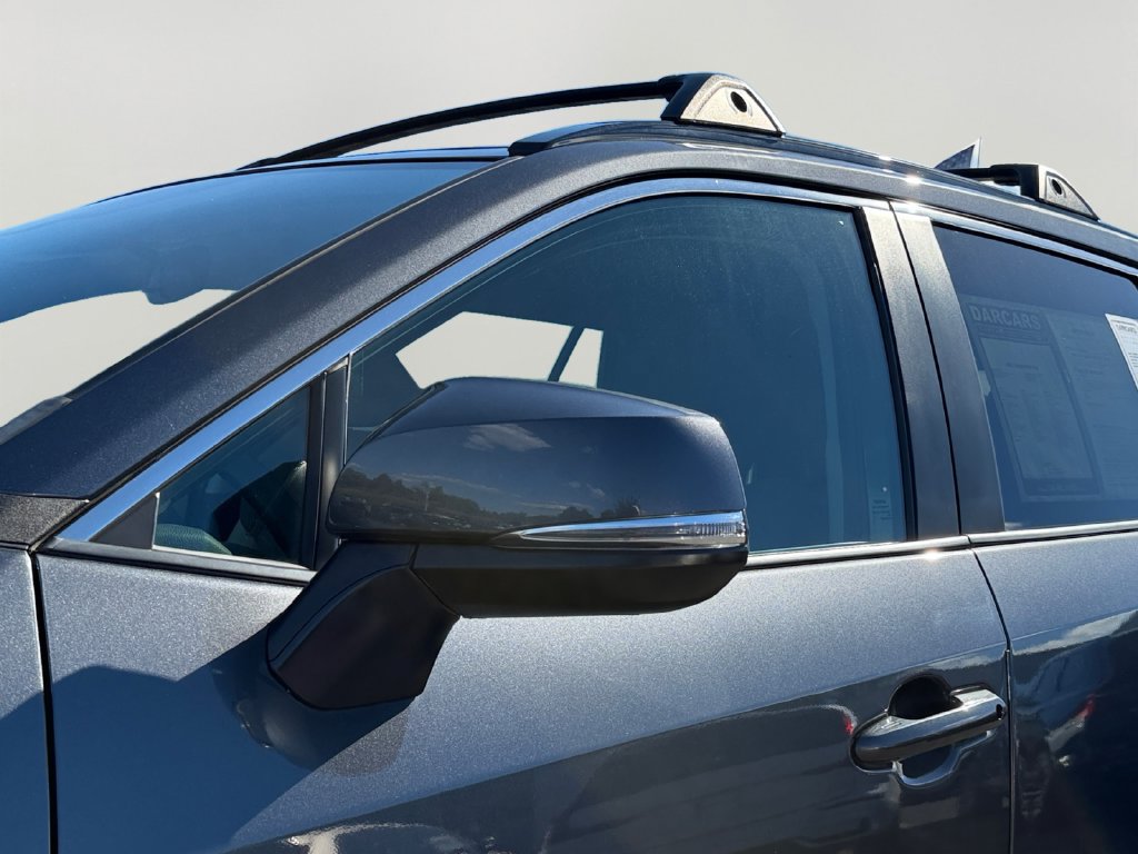 Used 2021 Toyota RAV4 XLE AWD/4WD image 28