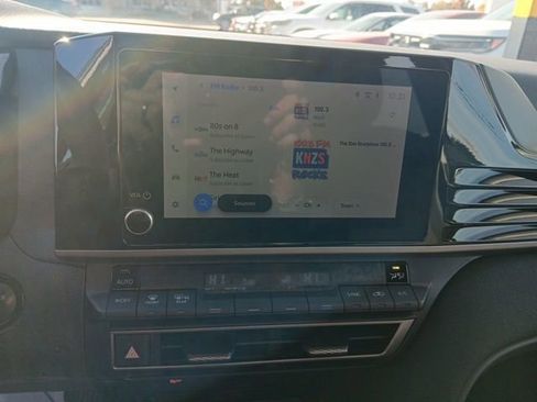 Used 2025 Toyota Camry LE image 15