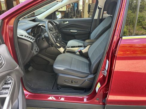 Used 2016 Ford Escape SE w/ SE Cold Weather Package AWD/4WD image 21