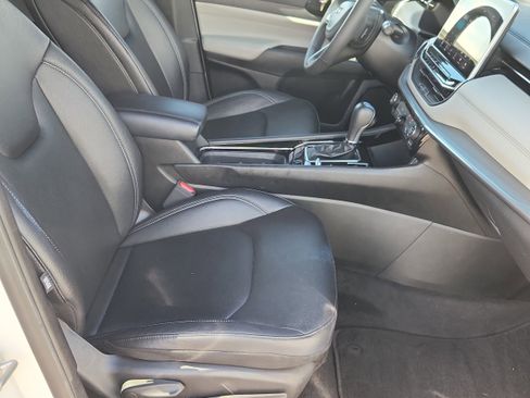Used 2025 Jeep Compass Limited AWD/4WD image 15