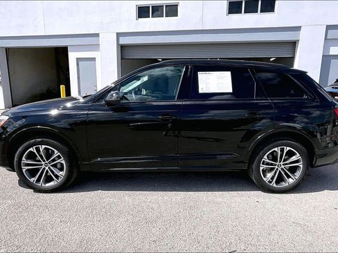Certified 2025 Audi Q7 2.0T Premium w/ Convenience Plus Package image 8