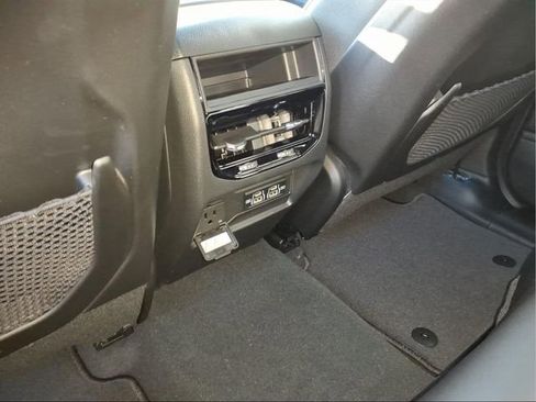 New 2025 Jeep Grand Cherokee Altitude image 11