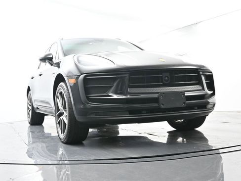 Certified 2024 Porsche Macan AWD/4WD image 56