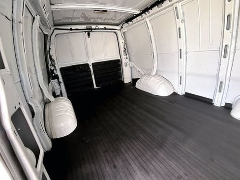 Used 2023 GMC Savana 2500 Extended RWD image 23