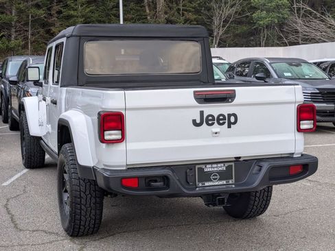 Used 2022 Jeep Gladiator Willys image 7