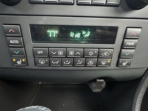 Used 2009 Buick LaCrosse CXL image 26