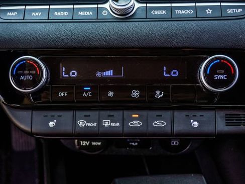 Used 2025 Hyundai Elantra Limited FWD image 22