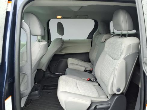 Used 2022 Toyota Sienna LE FWD image 10