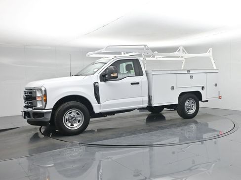 New 2025 Ford F350 XL w/ XL Chrome Package RWD image 29